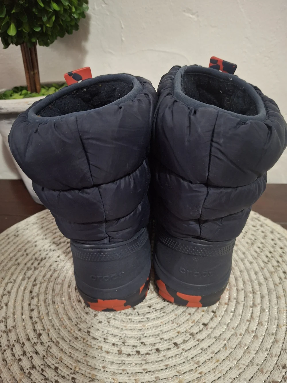 Kids Crocs Winter Boots - Navy with Red Accent Size 13.